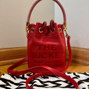 Marc Jacobs The Bucket Crossbody in True Red